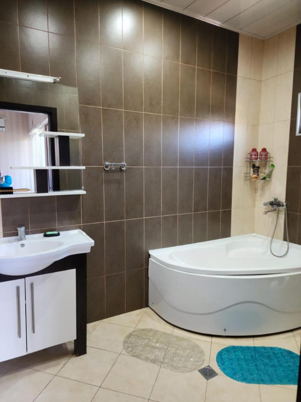Villa Ivertubani Tbilisi Sea Ngoại thất bức ảnh